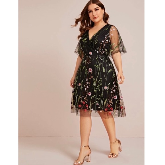 NEW|Plus Size Floral Embroidered Mesh A-Line Dress - Picture 4 of 5